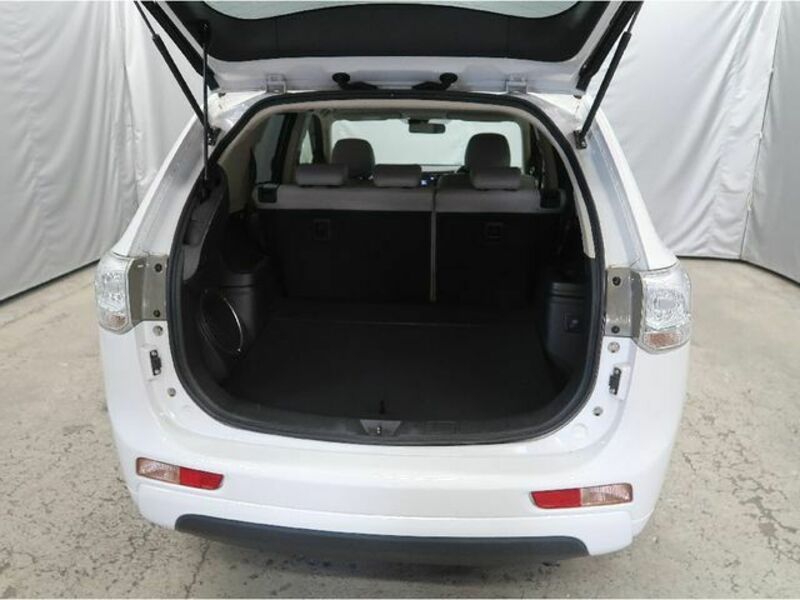 OUTLANDER PHEV-5