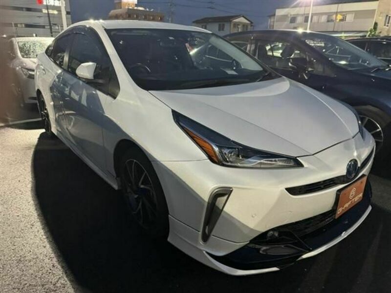 TOYOTA　PRIUS