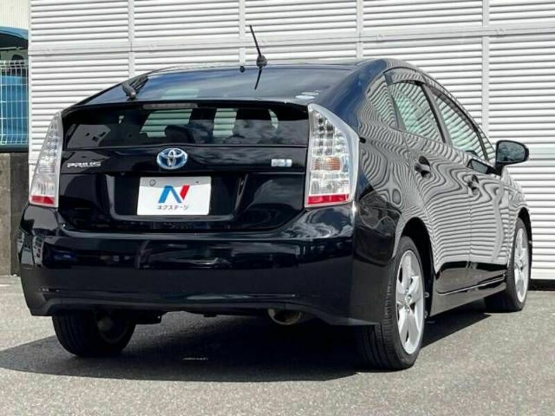 PRIUS-16