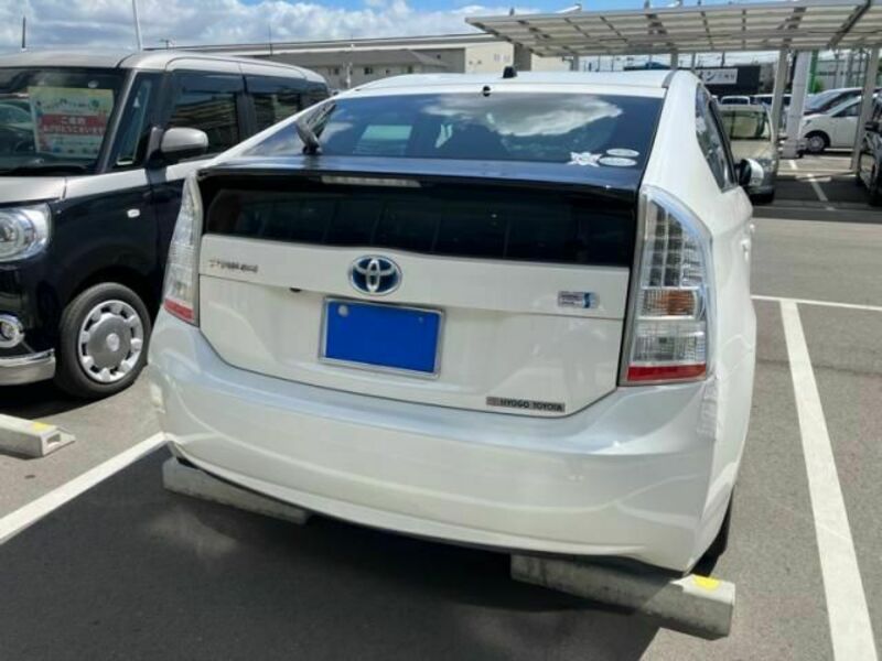 PRIUS-3