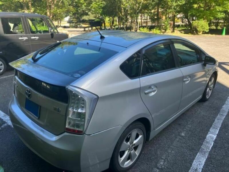 PRIUS-3