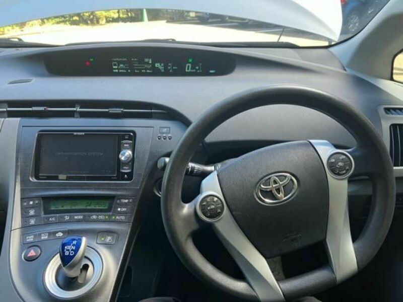 PRIUS-17