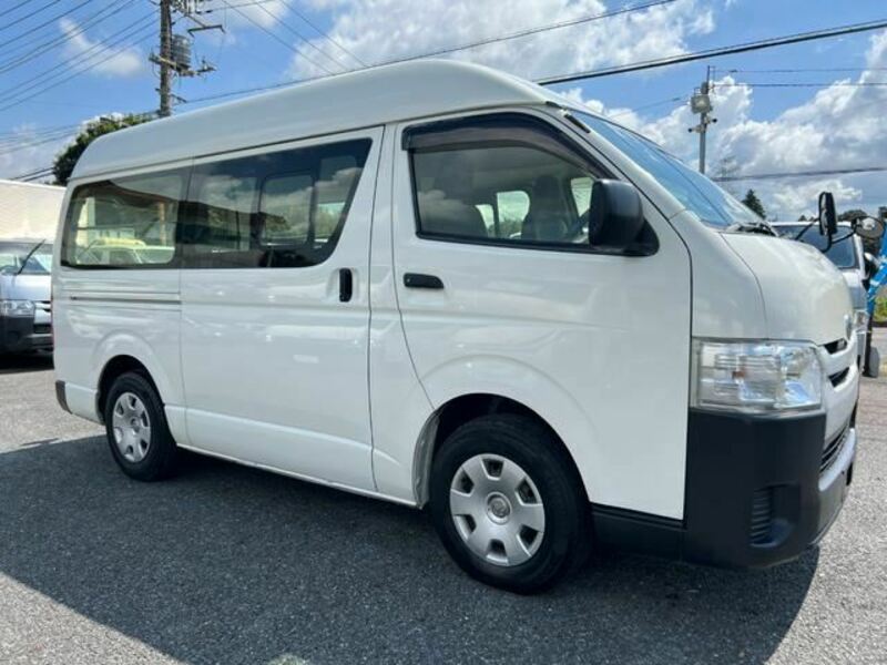 TOYOTA　HIACE VAN