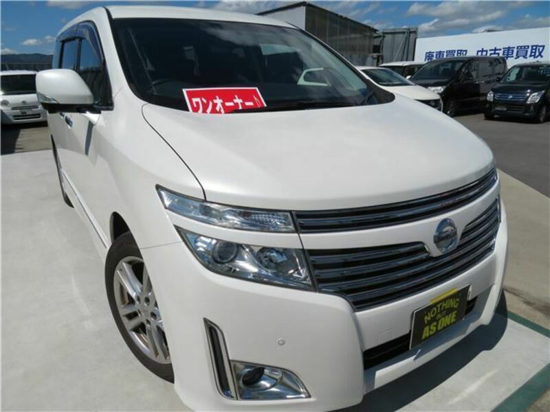 NISSAN　ELGRAND