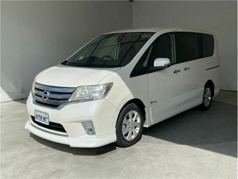 NISSAN　SERENA