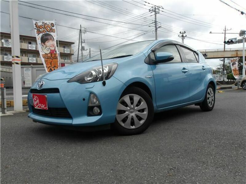 TOYOTA　AQUA