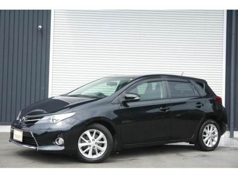 TOYOTA　AURIS