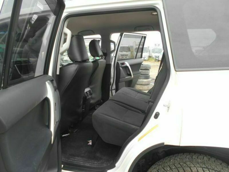 LAND CRUISER PRADO-12