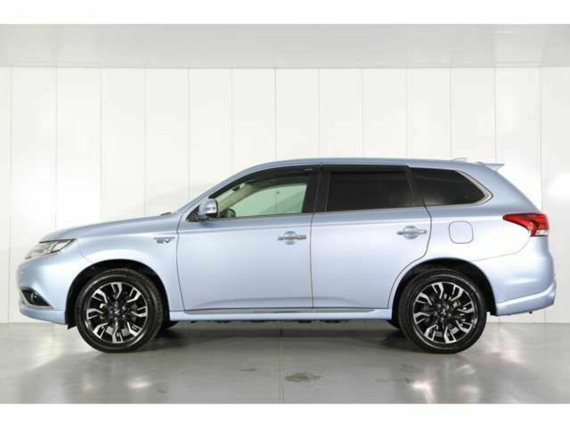 OUTLANDER PHEV-2