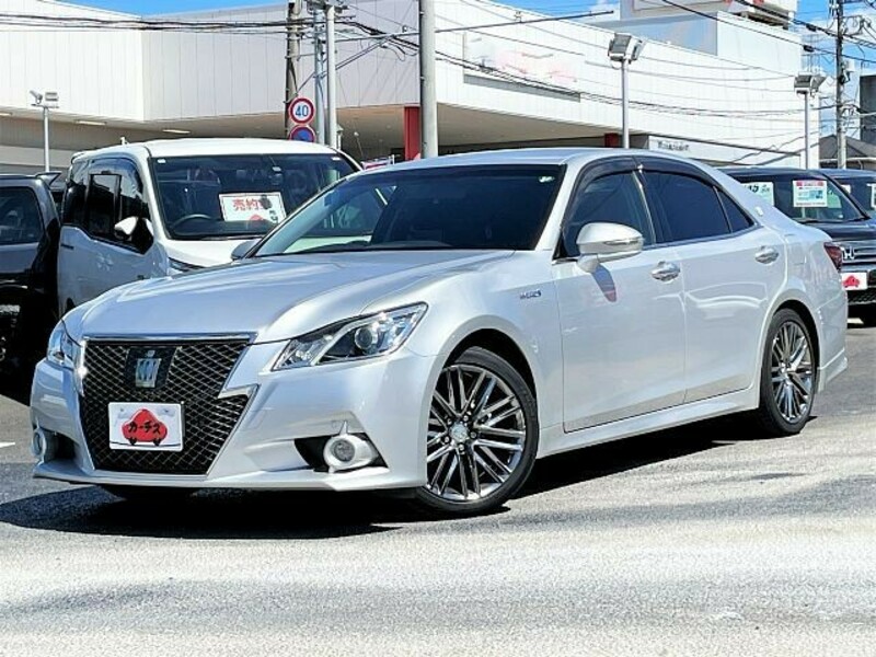 TOYOTA　CROWN