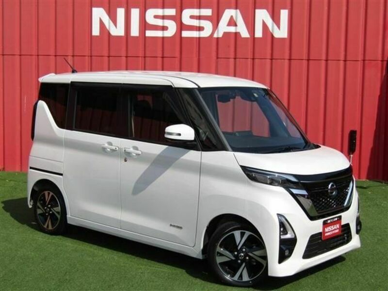 NISSAN　ROOX