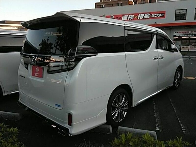 VELLFIRE-1