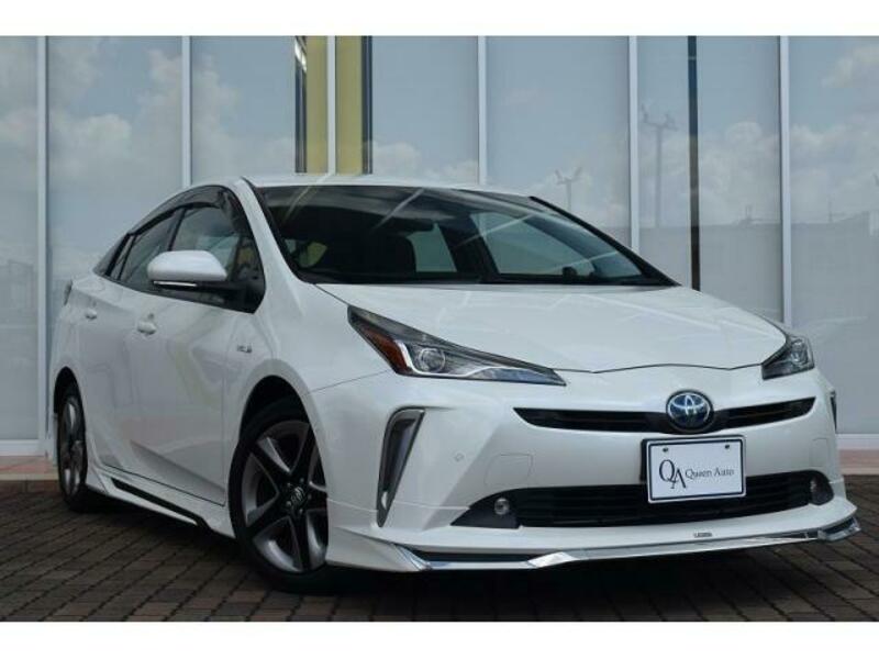 TOYOTA　PRIUS