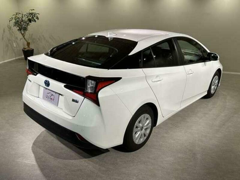 PRIUS-13