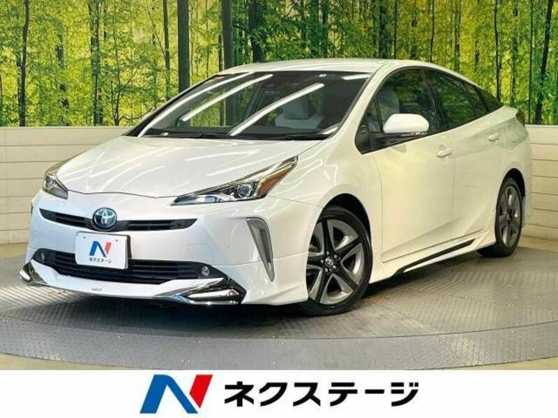 TOYOTA　PRIUS