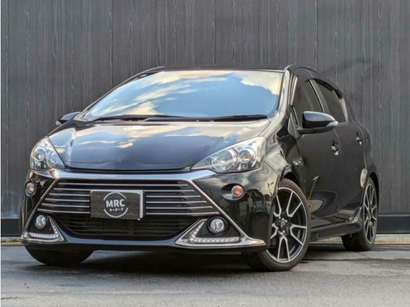 TOYOTA　AQUA