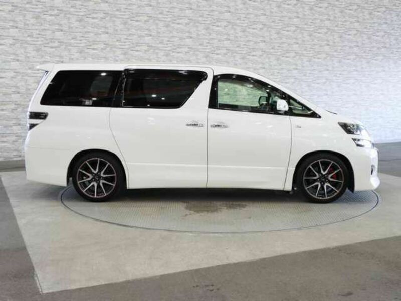 VELLFIRE-12