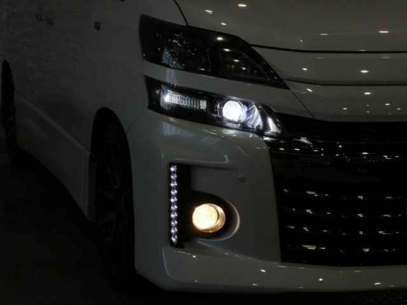 VELLFIRE-14