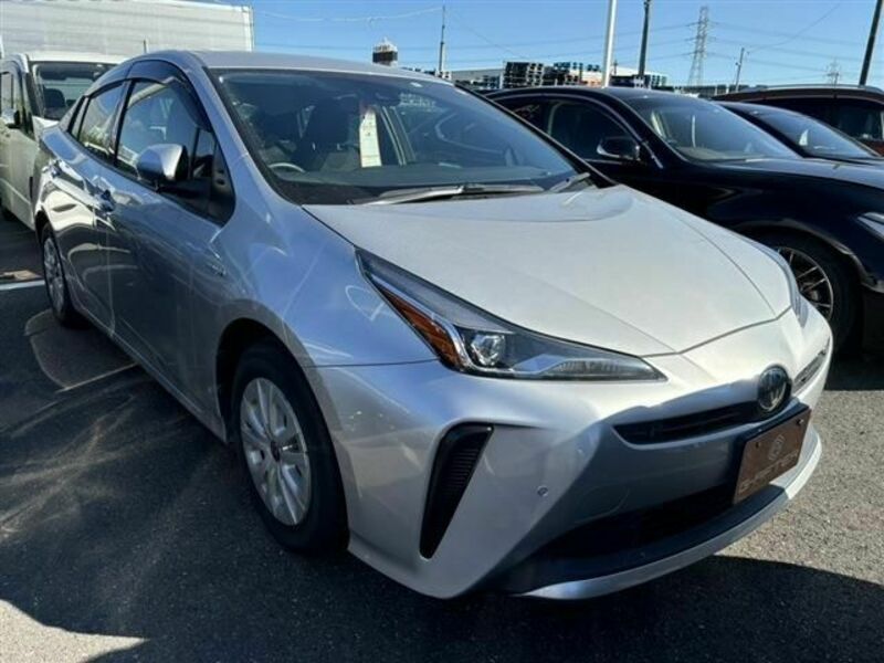 TOYOTA　PRIUS