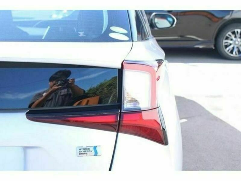 PRIUS-12