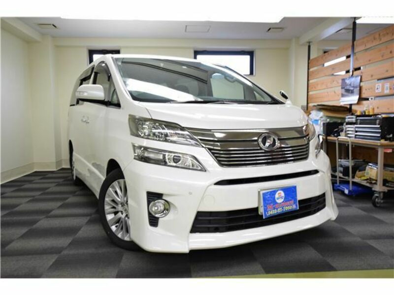 TOYOTA　VELLFIRE