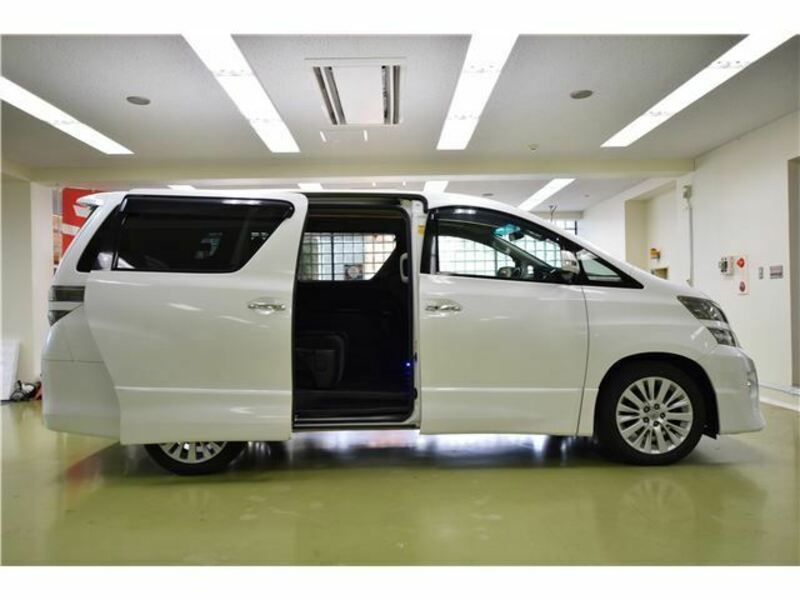 VELLFIRE-17