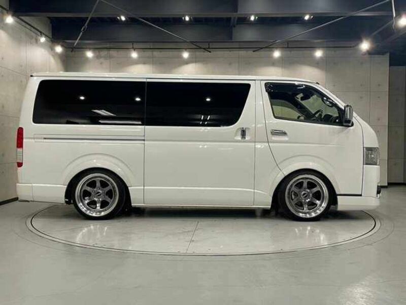 HIACE VAN-1