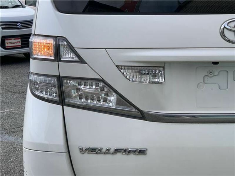 VELLFIRE-16