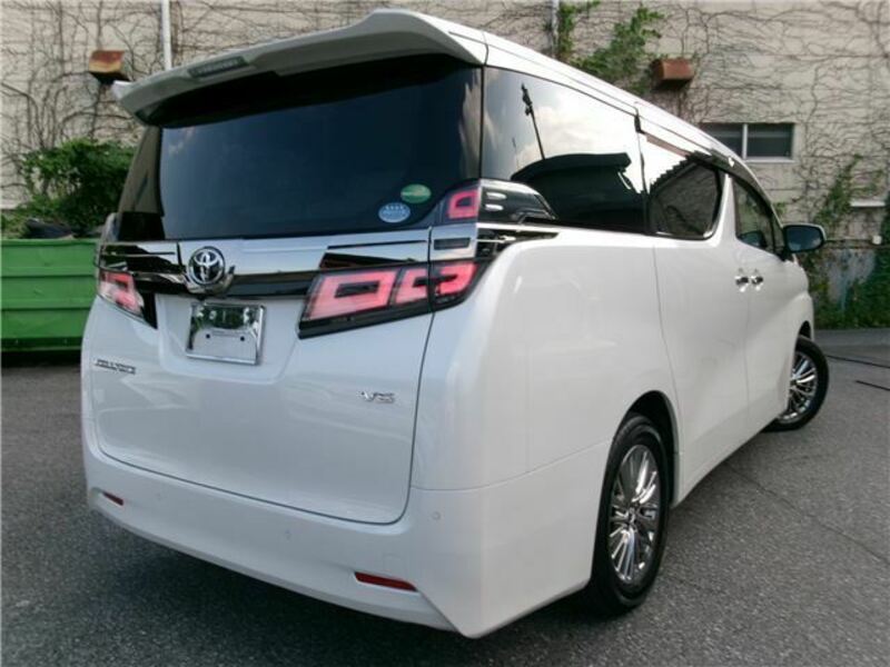 VELLFIRE-1