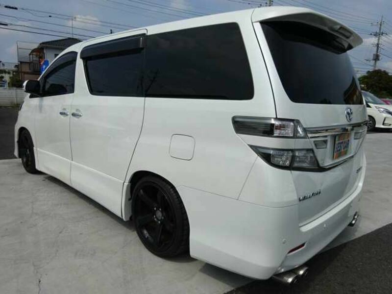 VELLFIRE-1