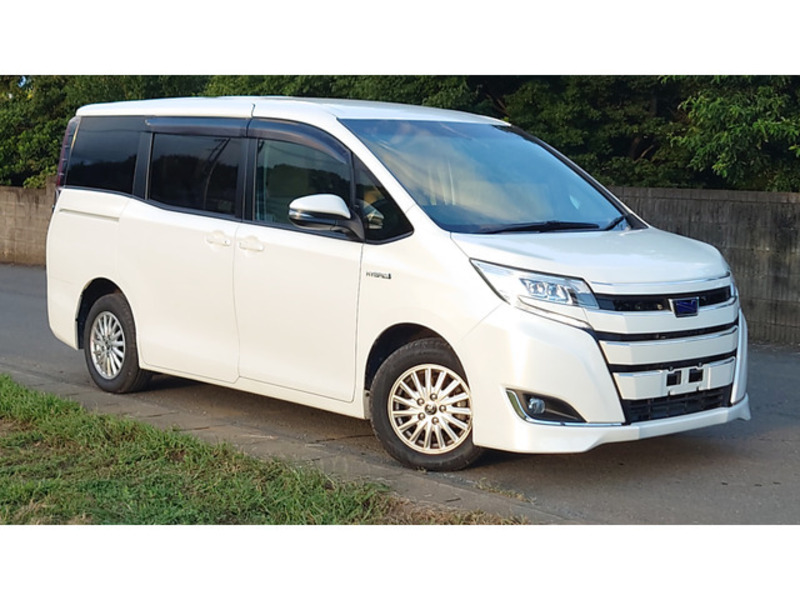 TOYOTA　NOAH