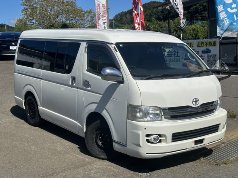 TOYOTA　HIACE VAN