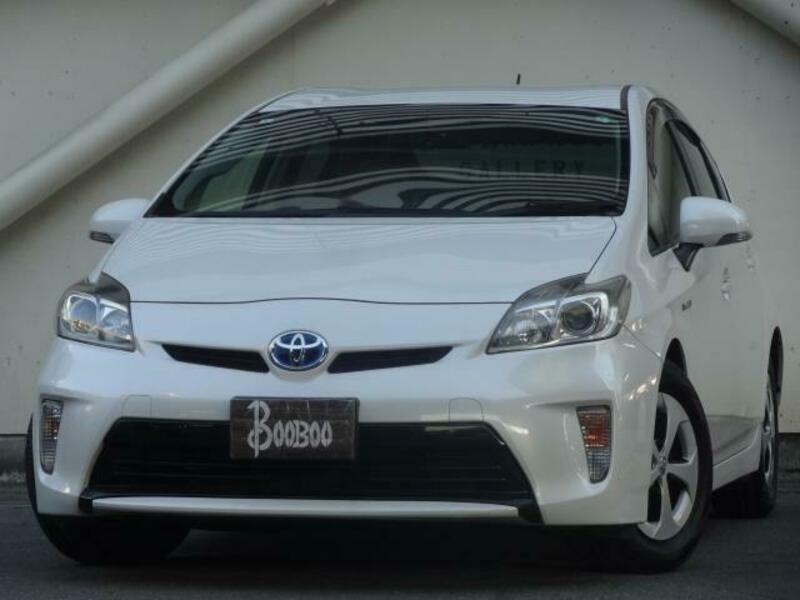 TOYOTA　PRIUS