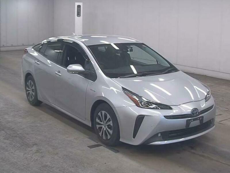 TOYOTA　PRIUS