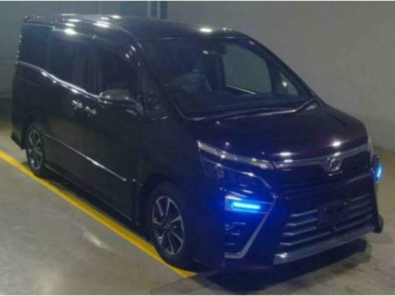 TOYOTA　VOXY