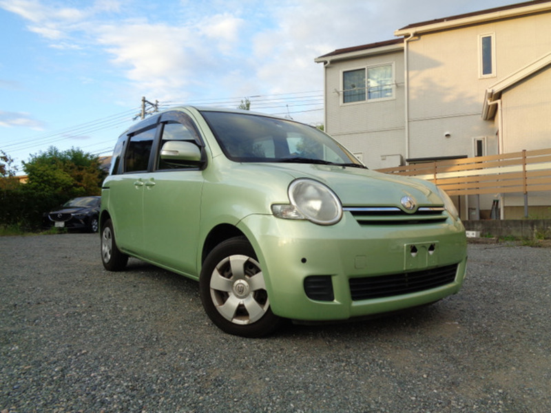 TOYOTA　SIENTA