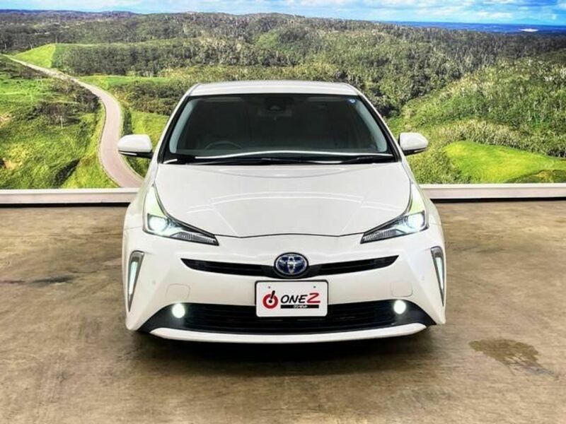 TOYOTA　PRIUS