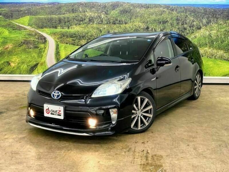 TOYOTA　PRIUS