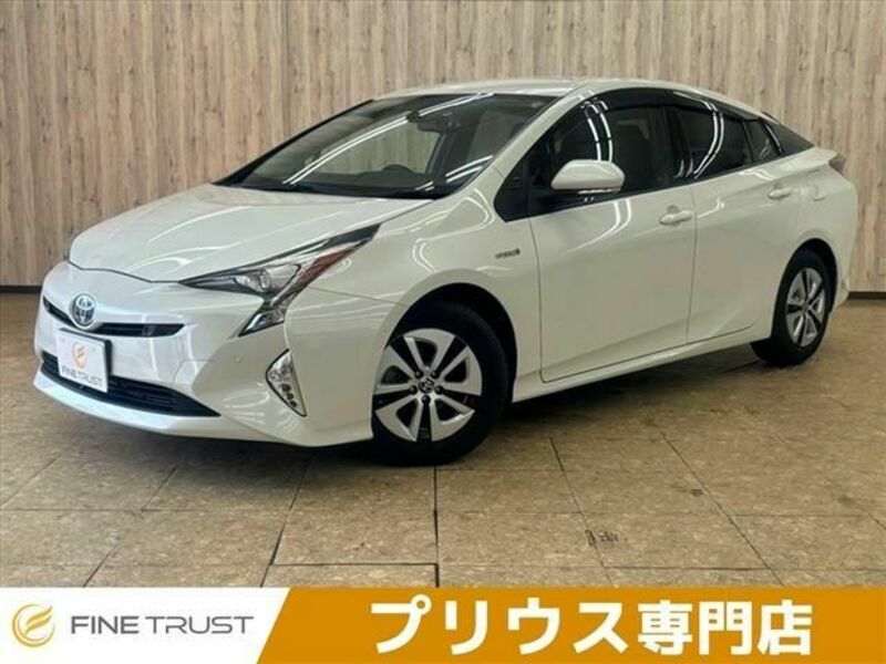 TOYOTA　PRIUS