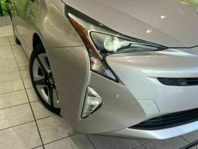 PRIUS-12