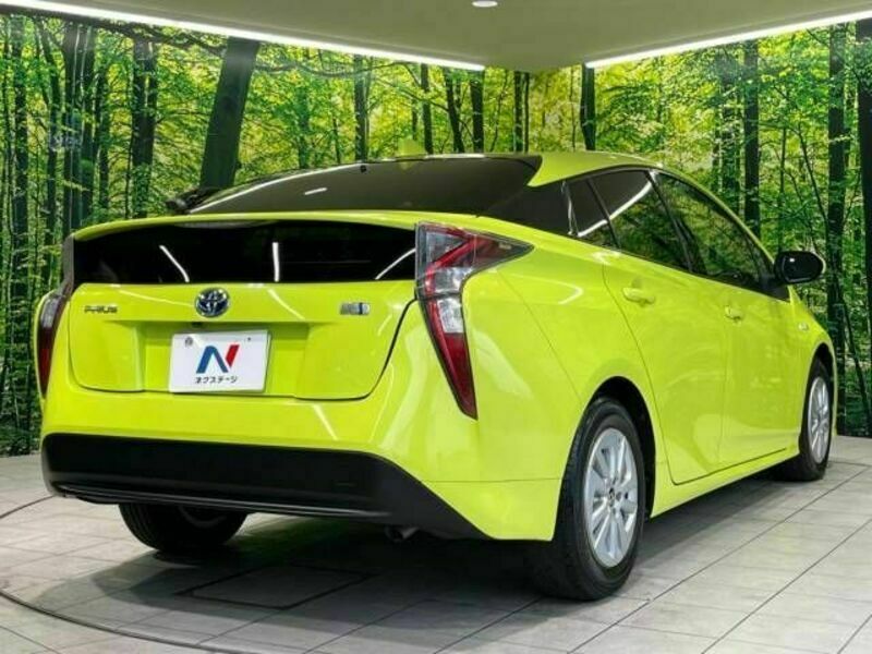 PRIUS-17