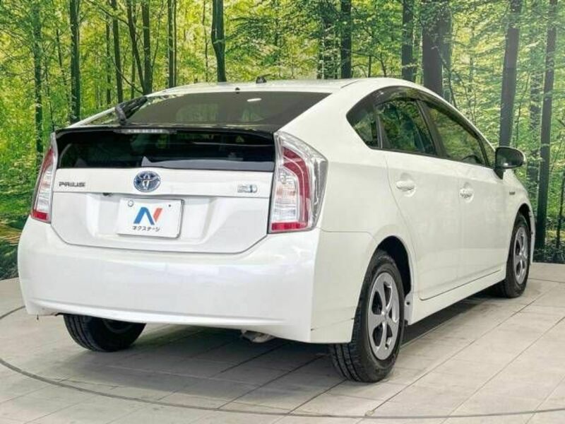 PRIUS-17