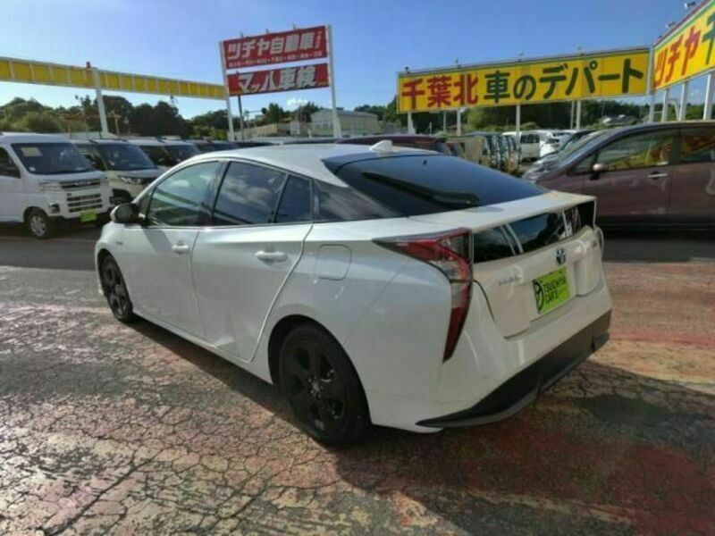 PRIUS-11