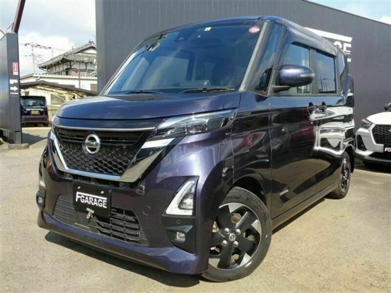 NISSAN　ROOX