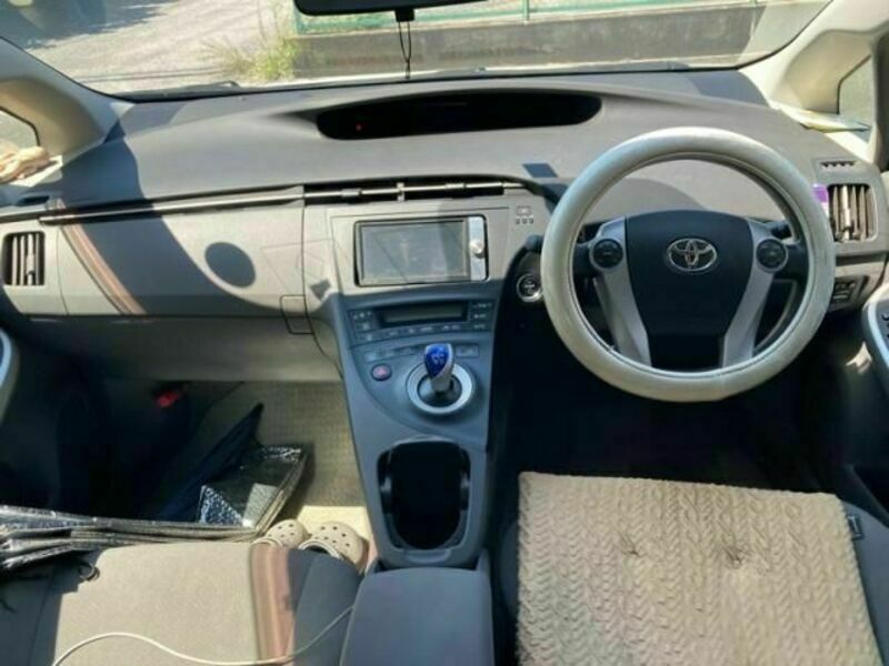 PRIUS-4