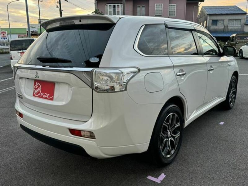 OUTLANDER PHEV-19