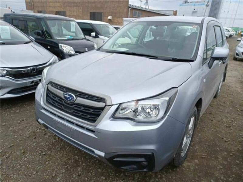 SUBARU　FORESTER