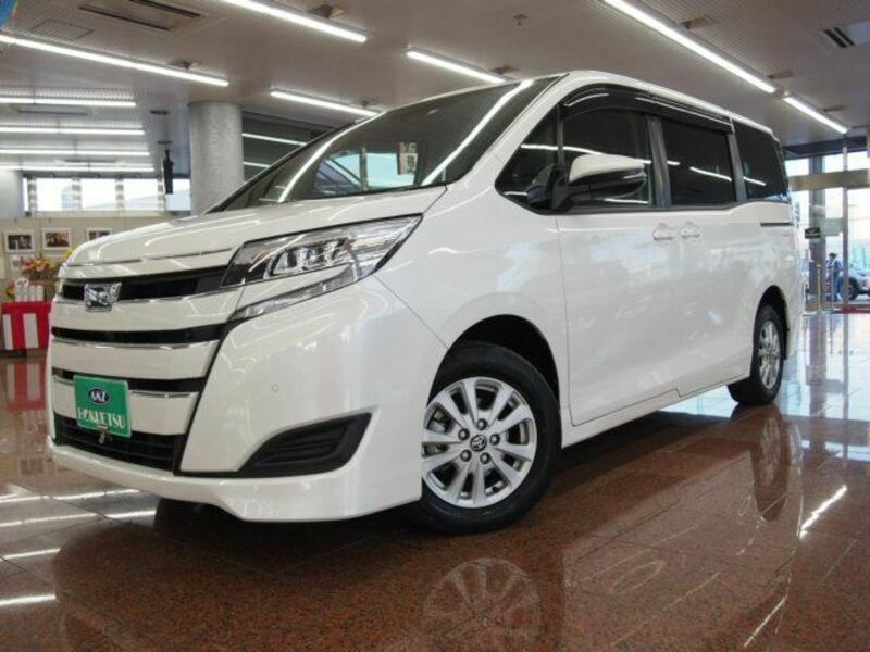 TOYOTA　NOAH