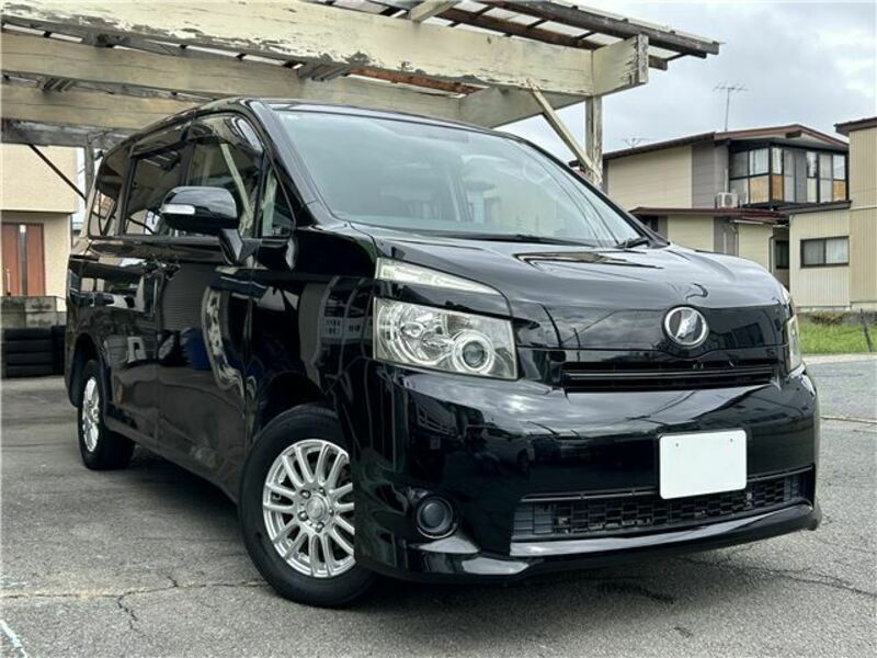 TOYOTA　VOXY