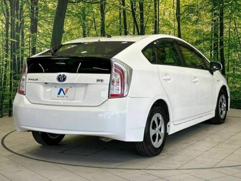 PRIUS-17